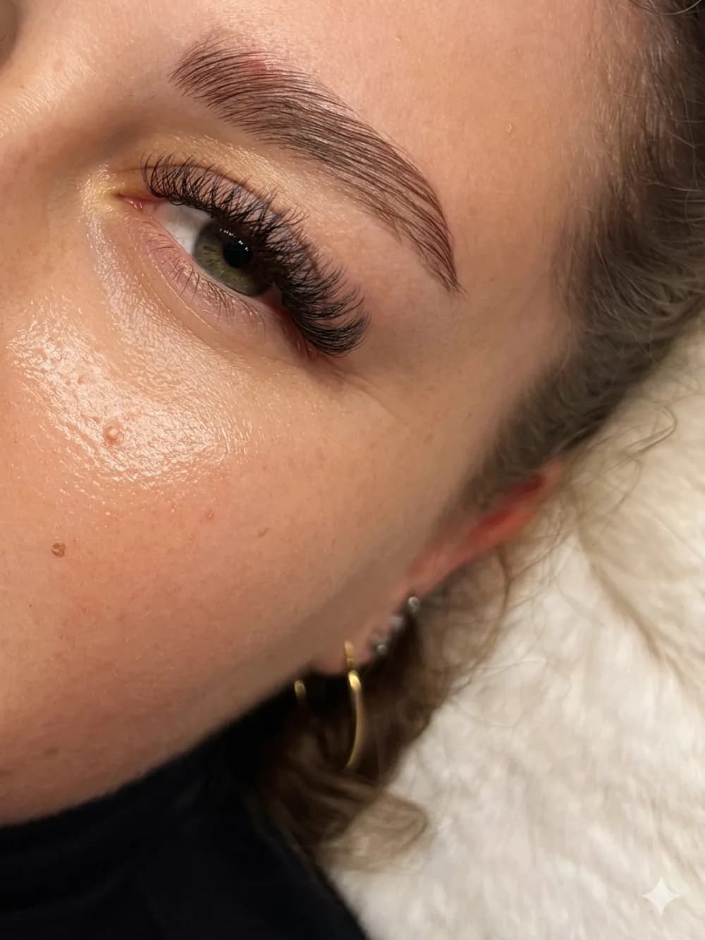 Extensions de cils et sourcils sur-mesure