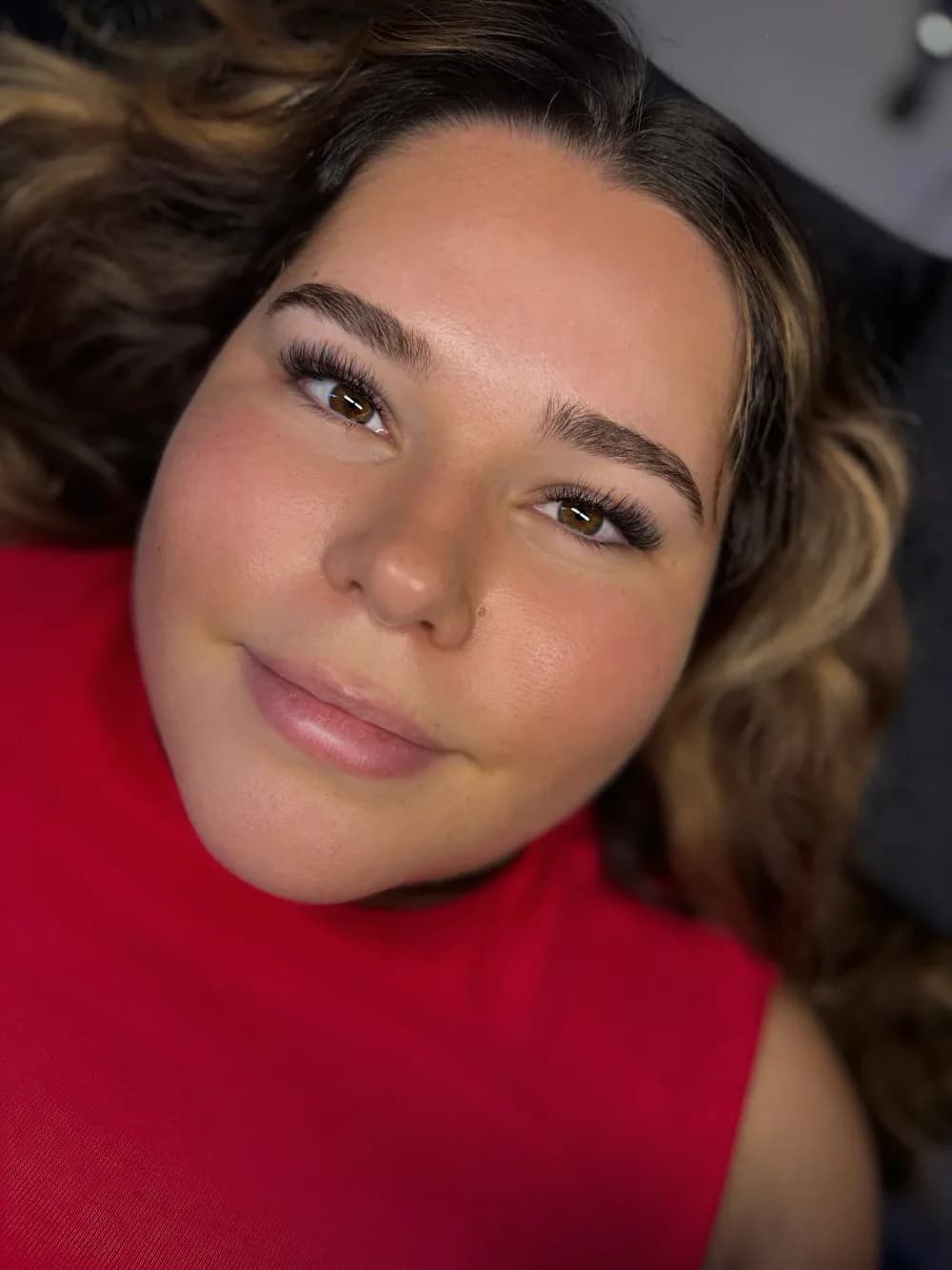 Extensions de cils, regard doux et lumineux